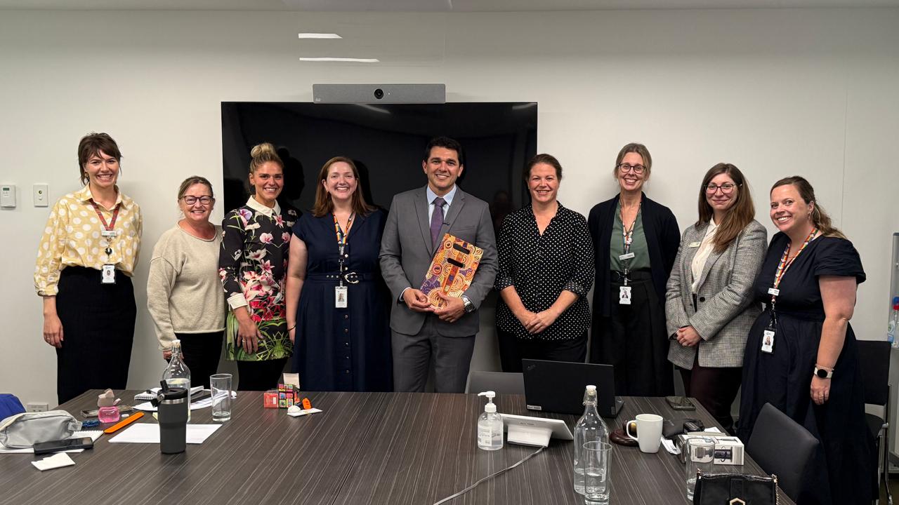 Decildo F. Lopes durante visita à ACT Human Rights Commission, em Canberra, para conhecer o Intermediary Program.